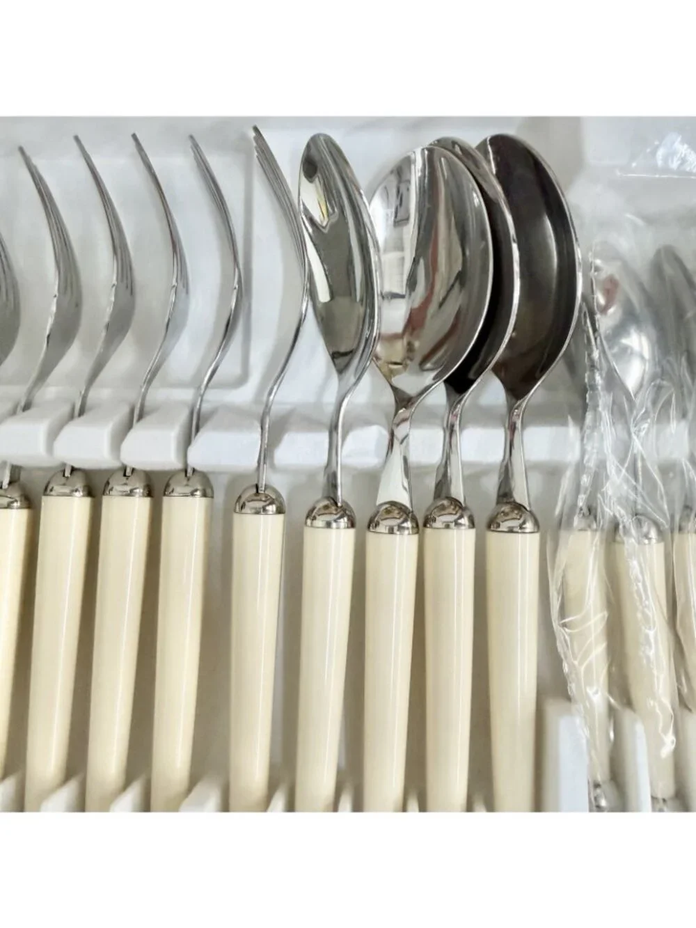 Gottingen Ashaya Stainless Flatware Ball End Cream Handles Space Age Retro Set
